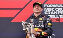 İtalya'da kazanan Verstappen