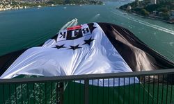 Şampiyon Beşiktaş’ın bayrağı İstanbul köprülerinde