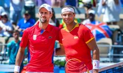 Djokovic, Nadal’ı set vermeden geçti