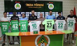 Alanyaspor'da imza töreni
