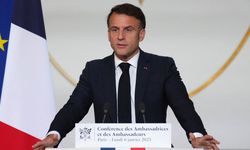 Macron: "Özgür" Suriye için geçiş sürecini destekleyeceğiz