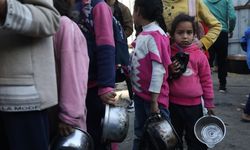 UNRWA: İsrail Gazze'ye uyguladığı ablukayla daha fazla çocuğu aç bırakıyor
