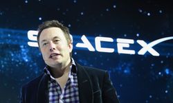 Musk, Mars'a insansı robot taşıyan ilk roketi 2026'da gönderecek