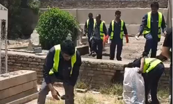 Erbil Büyük Mezarlık’ta jeneratörler kaldırılmadan önce temizlik çalışması