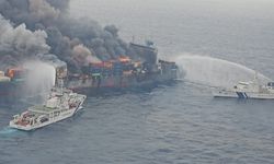 Hindistan açıklarında yük gemisinde patlama