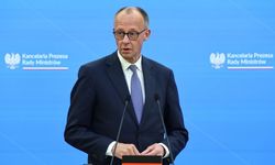 Merz: Zelenskiy’nin de katılacağı üçlü bir zirve Avrupa’da yapılabilir