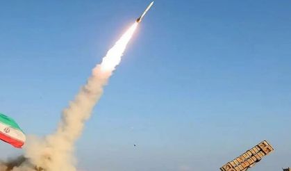 İran'dan seyir ve balistik füze denemesi