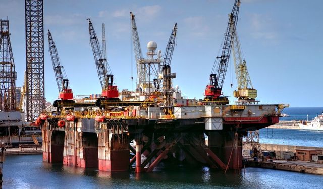 Brent petrolün varili 71,08 dolar