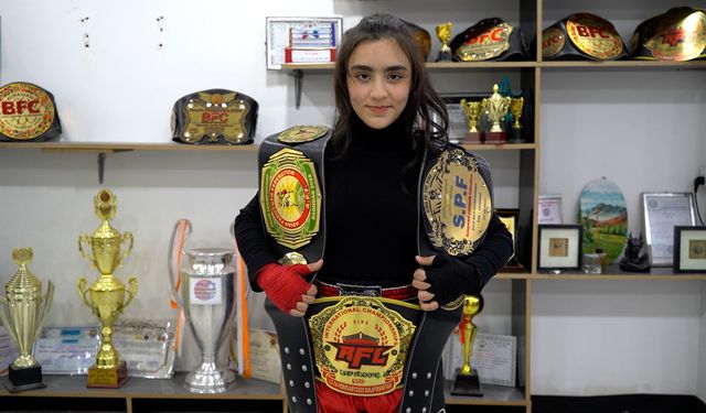 Dövüş arenasında Türkmen savaşçı “Nazlı Gassan”