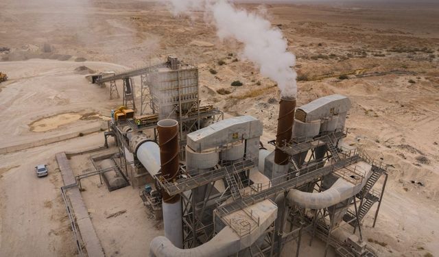 Suriye'nin Humus ilinde fosfat tesisi 10 yıl aradan sonra yeniden faaliyette