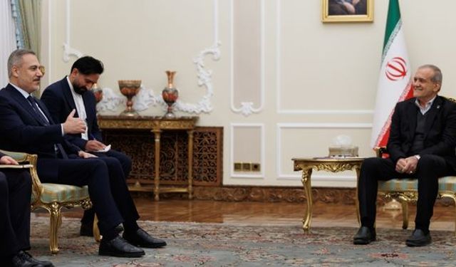 Hakan Fidan, İran Cumhurbaşkanı Pezeşkiyan ile görüştü