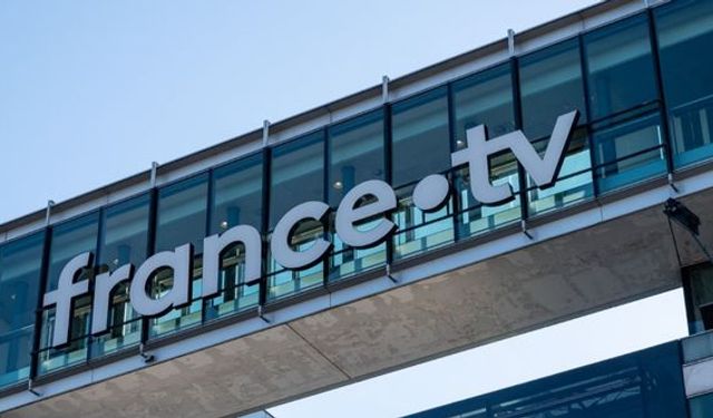 Bomba ihbarının ardından televizyon kanalı boşaltıldı, canlı yayın durduruldu