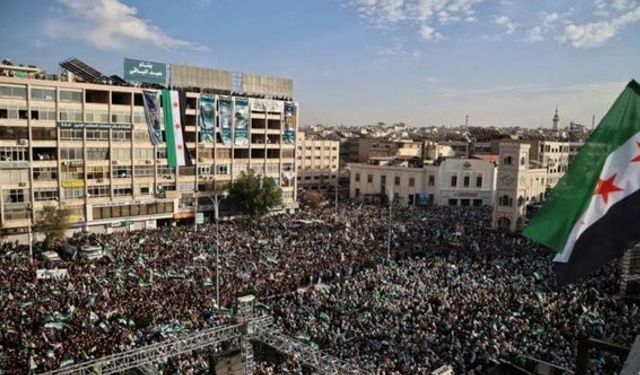 "Suriye'de Esed rejiminin devrilmesiyle 3 milyondan fazla kişi evine döndü"