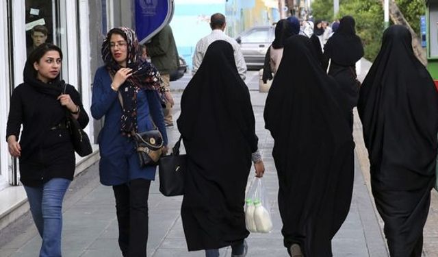 İran İçişleri Bakanı: "75 yılda nüfus 40 milyonun altına inecek"