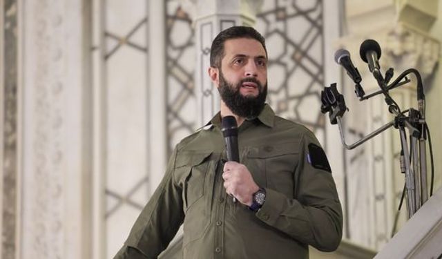 Şara, devrimin yıl dönümünde Emevi Camisi’nde “birlik” mesajı verdi