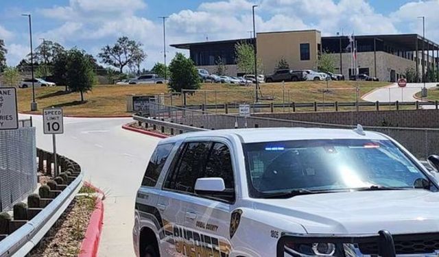 Texas'ta öğrenciden öğretmenine silahlı saldırı