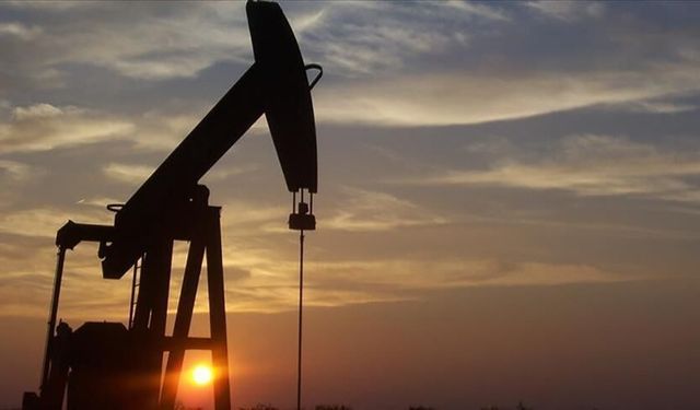 Brent petrolün varili 77,96 dolar