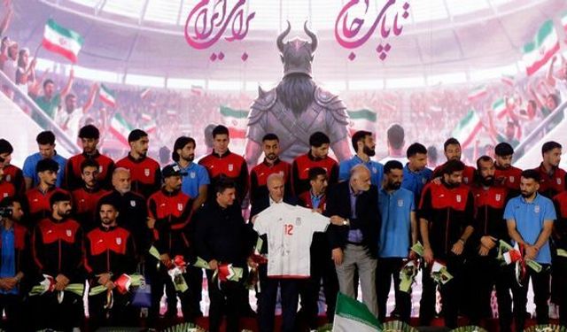 İran Milli Futbol Takımı için Tahran’da tören düzenlendi