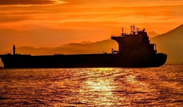 İran: Hürmüz Boğazı'ndan son 24 saatte 35 gemi geçiş yaptı