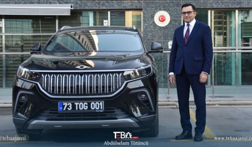 Başkonsolos Mevlüt Yakut, Togg ile kent turu yaptı. Turu tarihi Erbil Kalesi&#039;nde sonlandıran Başkonsolos Yakut, basına açıklama yaptı.