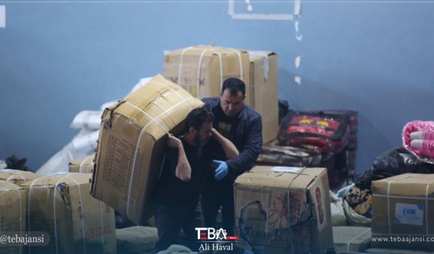 Merkez üssü Kahramanmaraş&#039;ın Pazarcık ve Elbistan ilçeleri olan 7,7 ve 7,6 büyüklüğündeki depremlerin ardından Erbil’de Irak Kürdistan Bölgesi Yönetimi (IKBY) Oluşumlardan Sorumlu Bölge Bakanı ve Irak Türkmen Cephesi (ITC) Siyasi Büro Üyesi Aydın Maruf ve TEBA Medya Grubu iş birliği ile başlatılan destek kampanyası kapsamında malzemeleri taşıyan araç deprem bölgesine ulaştı.