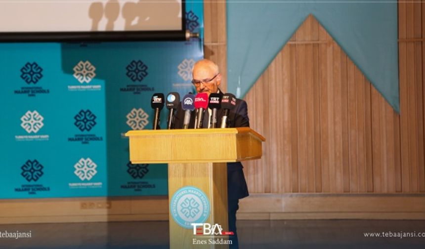 Erbil Uluslararası Maarif Okulu Müdürü İdris Karaaslan, yaptığı konuşmada, yeni öğretim yılında  öğrencilere başarılar diledi.