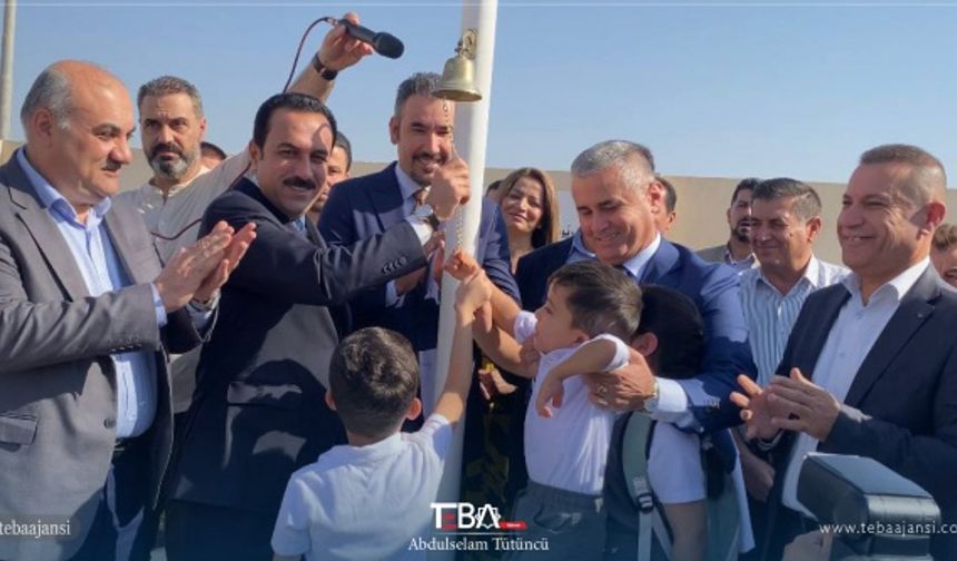 Erbil Valisi Umed Hoşnav Erbil’in Pırzin bölgesinde Sehand Okulunda 2022-2023 eğitim öğretim yılının ilk ders zilini çaldı.