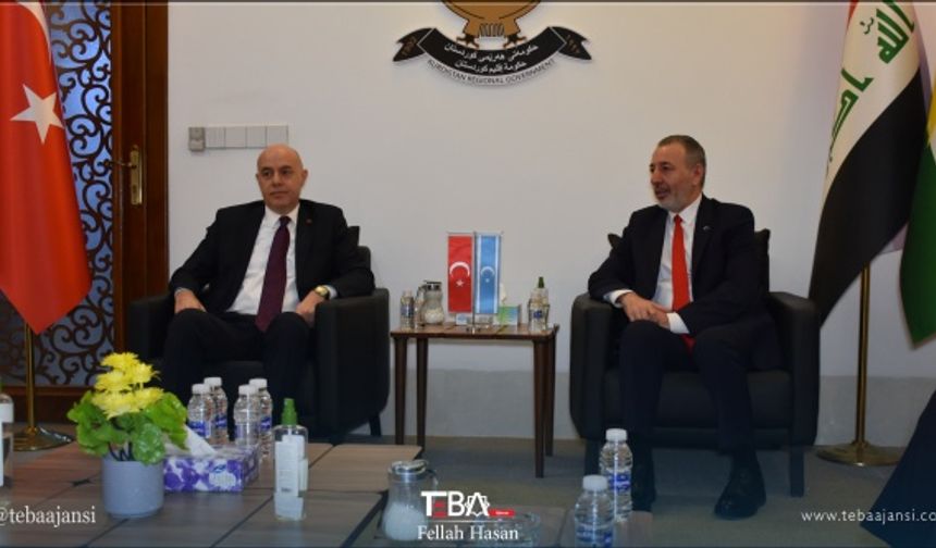 Büyükelçi Ali Rıza Güney, Türkiye’nin Erbil Başkonsolosu Mevlüt Yakut, TİKA Koordinatörü Oğuzhan Dinler, Irak Kürdistan Bölgesi Yönetimi (IKBY) Oluşumlardan Sorumlu Bölge Bakanı Aydın Maruf’u bakanlık ofisinde ziyaret etti.