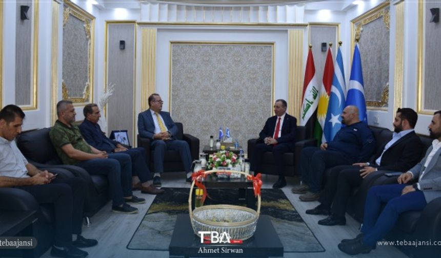 Irak Türkmen Cephesi (ITC) Erbil Siyasi Bürosu tarafından eski Türkmeneli Öğrenci ve Gençler Birliği (TÖGB) Başkanı Muayad Karaşahin’e teşekkür plaketi takdim edildi.