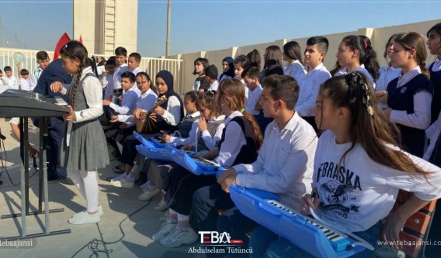Altı bin 805 okul kapılarını öğrencilere açtı. Bu yıl IKBY’de bir milyon 885 bin 400 öğrenci okul sıralarında yerini aldı.