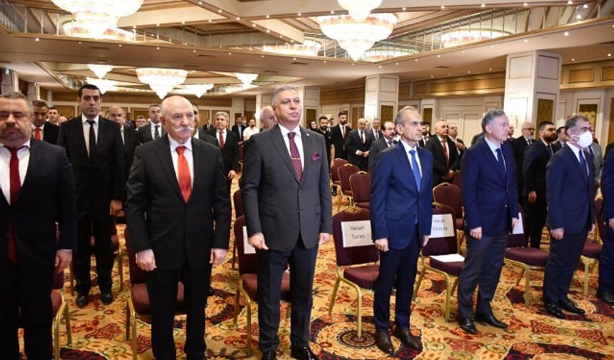 Etkinlik, 15 Temmuz şehitleri için bir dakikalık saygı duruşu ve İstiklal Marşı&#039;nın okunmasıyla başladı.