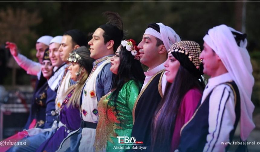 Erbil&#039;deki kutlamada  farklı oluşumları temsil eden halay gösterileri gerçekleştirildi.
