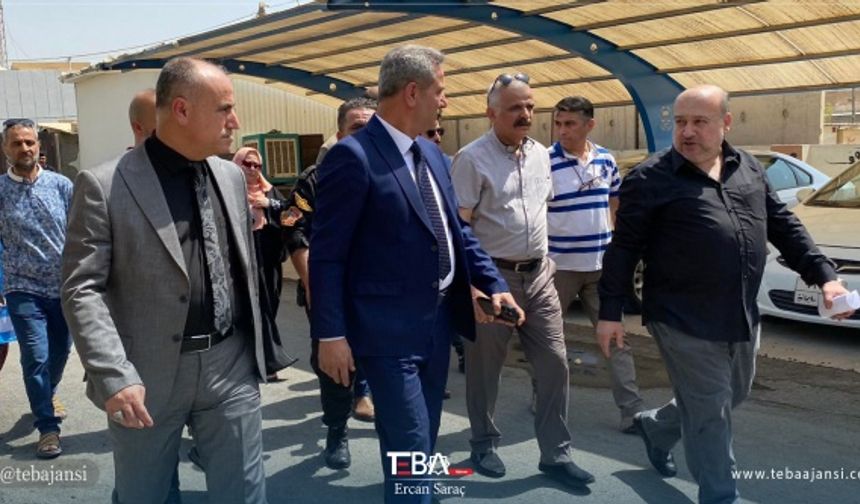 Göstericiler, Kerkük Eğitim Genel Müdür Yardımcısı Ali Gülboy ve Türkmence Eğitim Müdürü İmat İbrahim tarafından karşılandı.