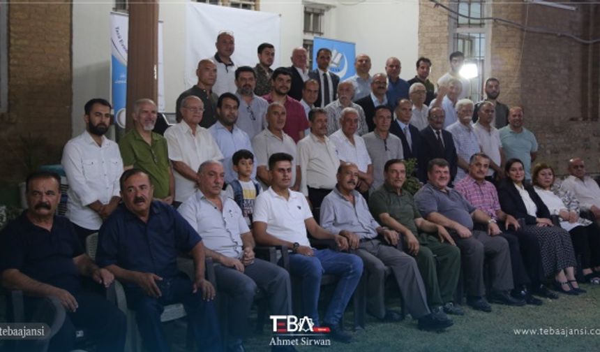 Şiir gecesine çok sayıda edebiyatçı ve vatandaş katılım gösterdi.
