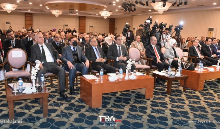 Kentteki Dedeman Otel&#039;de düzenlenen sempozyuma, Selahaddin Üniversitesi Başkanı Yunus Muhammedemin, Uluslararası Üniversiteler Konseyi Kurucu ve İcra Kurulu Başkanı Orhan Hikmet, Irak Kürdistan Bölgesi Yönetimi (IKBY) Oluşumlardan Sorumlu Bölge Bakanı Aydın Maruf ve Selahaddin Üniversitesi öğretim görevlileri katıldı.
