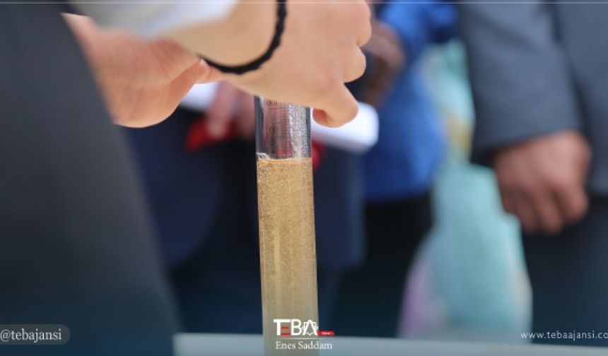 Etkinlikte öğrencilerin hazırladığı bilimsel ve yöresel farklı çalışmalar sergilendi.