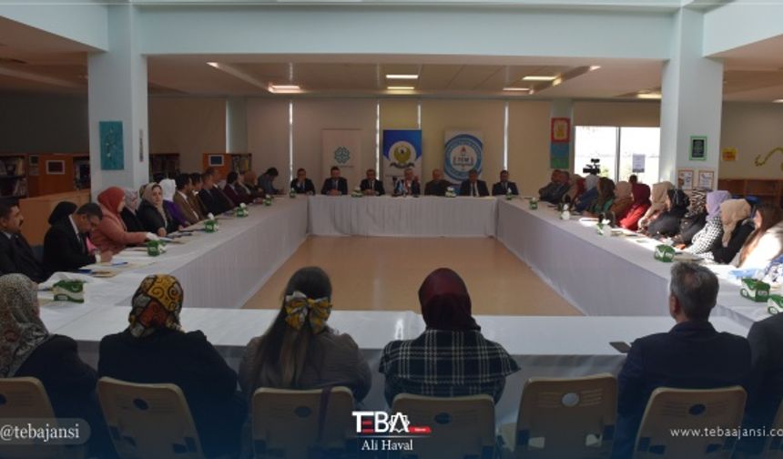 Erbil’de Irak Kürdistan Bölgesi Yönetimi (IKBY) Oluşumlardan Sorumlu Bölge Bakanlığı gözetiminde “Türkmen eğitimi” başlığı altında toplantı düzenlendi.