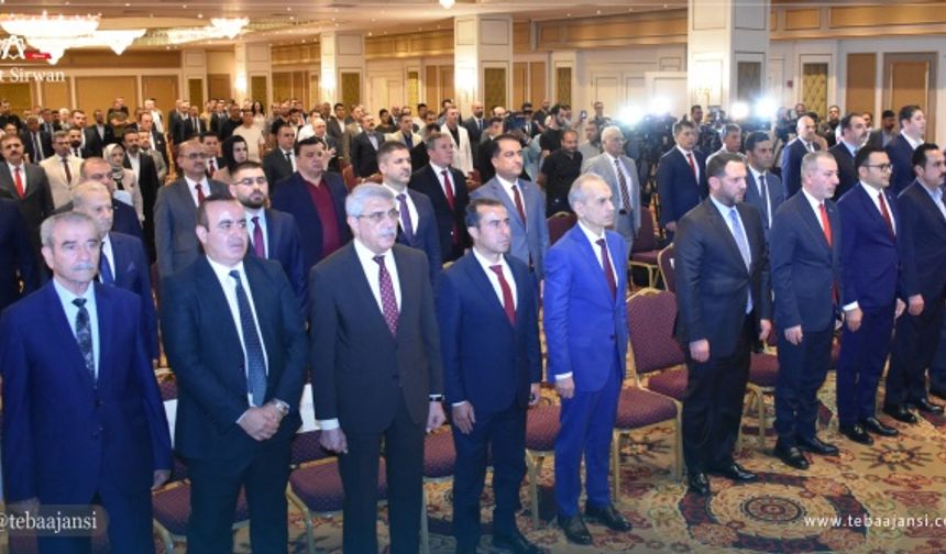 Etkinlik, 15 Temmuz şehitleri için bir dakikalık saygı duruşu ve İstiklal Marşı&#039;nın okunmasıyla başladı.