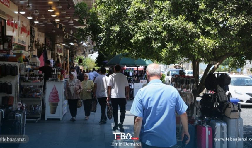 28 Haziran Kurban Bayramı’nın ilk günü olarak belirlenirken bayram arifesinde Erbil’deki Kayseri Çarşısı’nda geçmiş yıllardaki gibi olmasa da yoğunluk yaşanıyor. Ancak yoğunluk olmasına rağmen esnaf umduğunu bulamadı.