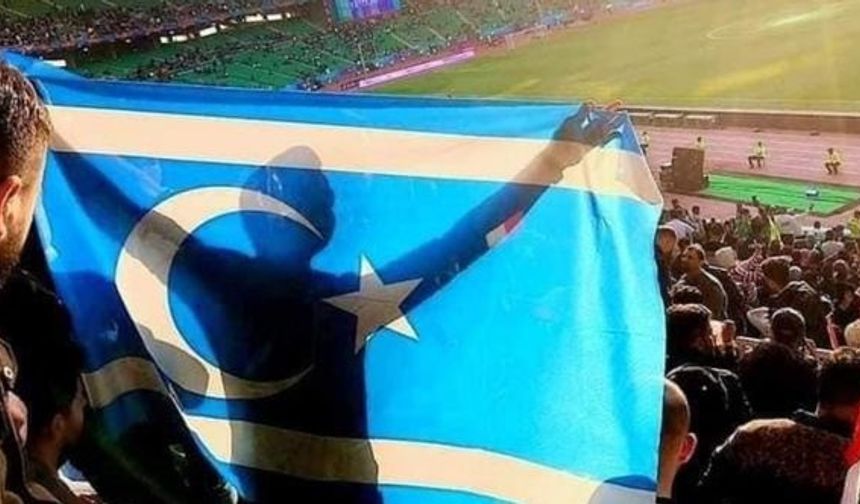 Türkmenler, sosyal medya üzerinden olaya ilişkin tepkili paylaşımlar yapmaya başladı. Irak’ın önemli bir ana unsuru olan Türkmenlerin temsil edilmeyişi sonrası tepkili olan halk turnuvanın düzenleneceği stadyumda Türkmeneli bayrağını açarak çektirdiği fotoğrafları sosyal medya üzerinden paylaştı ve bu kısa bir sürede akım haline geldi.