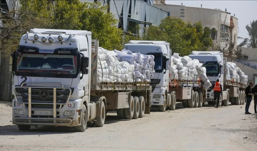 İsrail, Gazze Şeridi'ne "kıtlık yaşanmaması için temel miktarda gıda" geçişine izin verdi