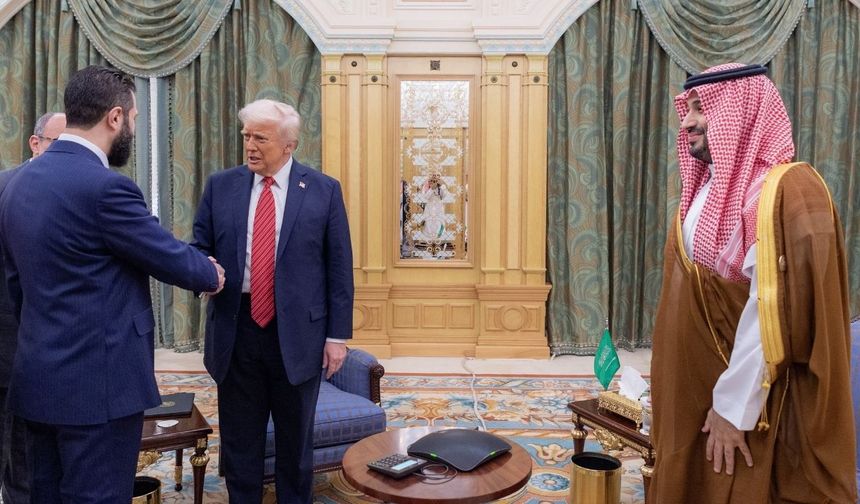 Beyaz Saray: Tump Şara'dan DEAŞ'lılarn tutulduğu hapishanenin sorumluluğunu almasını istedi