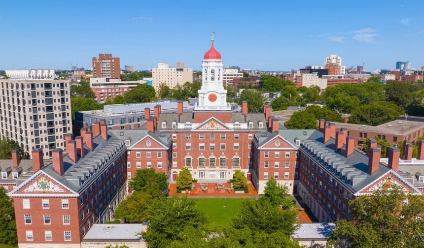 Harvard Üniversitesine 60 milyon dolarlık ek kesinti