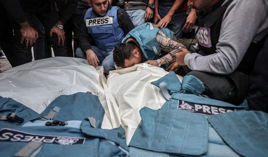 "İsrail’in gazetecileri hedef alması, dünyayı küçümseme mesajıdır"