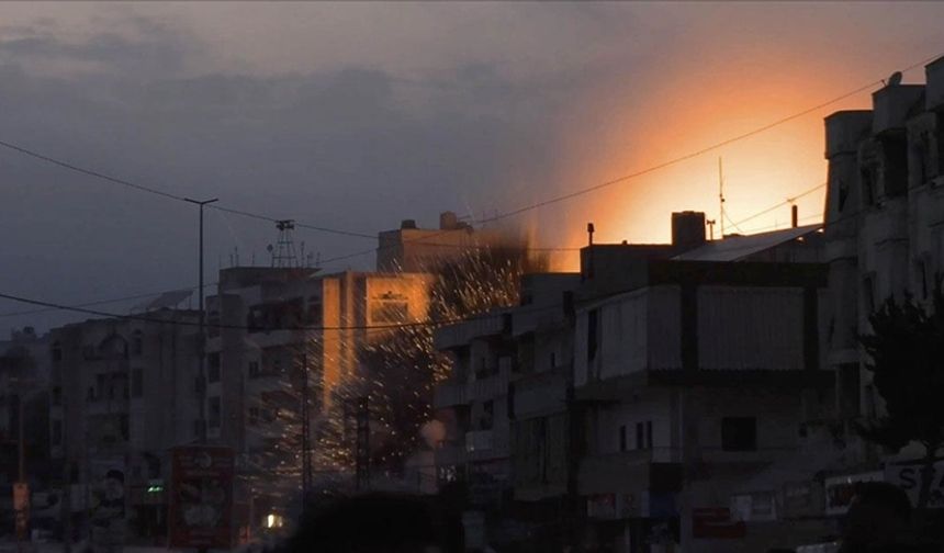 İsrail ordusu, Lübnan'ın güneyindeki bazı bölgeleri hava saldırılarıyla hedef aldı