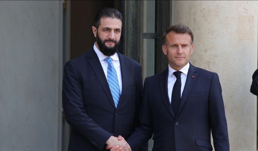 Şara ile görüşen Macron'dan İsrail'in Suriye'ye yönelik saldırılarına tepki