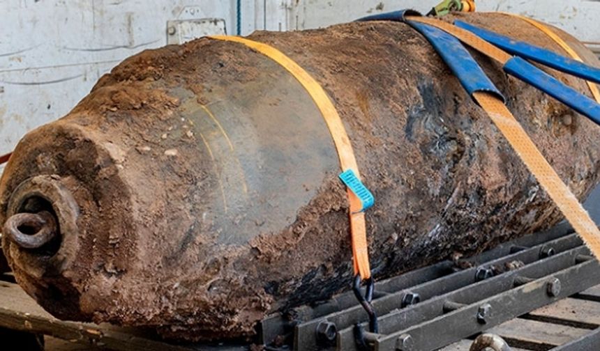Almanya'da İkinci Dünya Savaşı'ndan kalma 3 bomba etkisiz hale getirildi