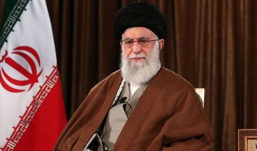 Hamaney’den İsrail’e İbranice “çaresiz kalacaksınız” mesajı