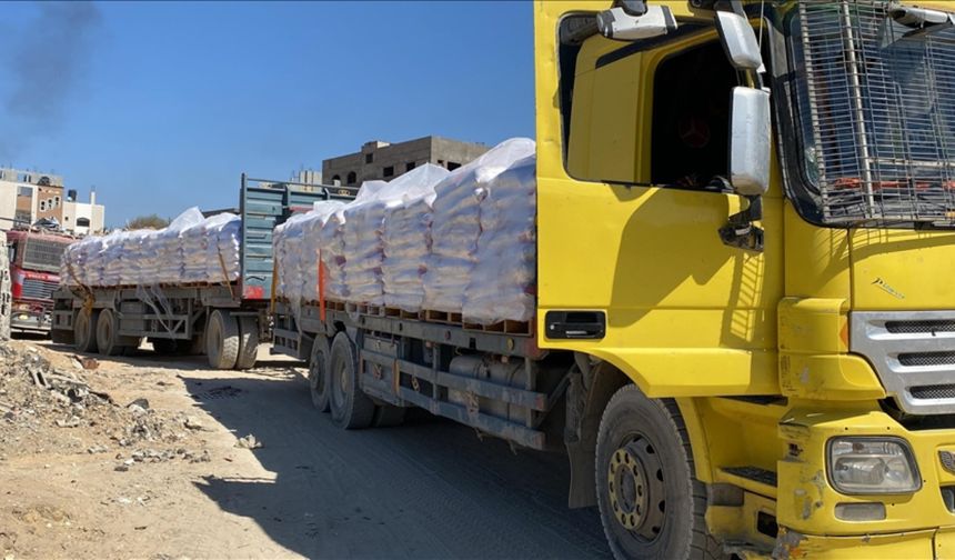 Gazze'deki hükümet: 36 yardım tırının çoğu yağmalandı