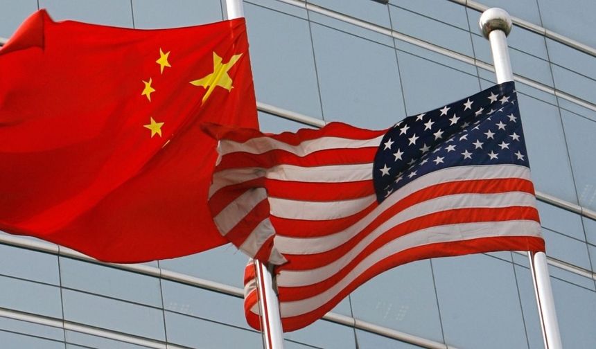 Trump, Çin'e yönelik yüksek tarifeleri 90 gün daha askıya aldı